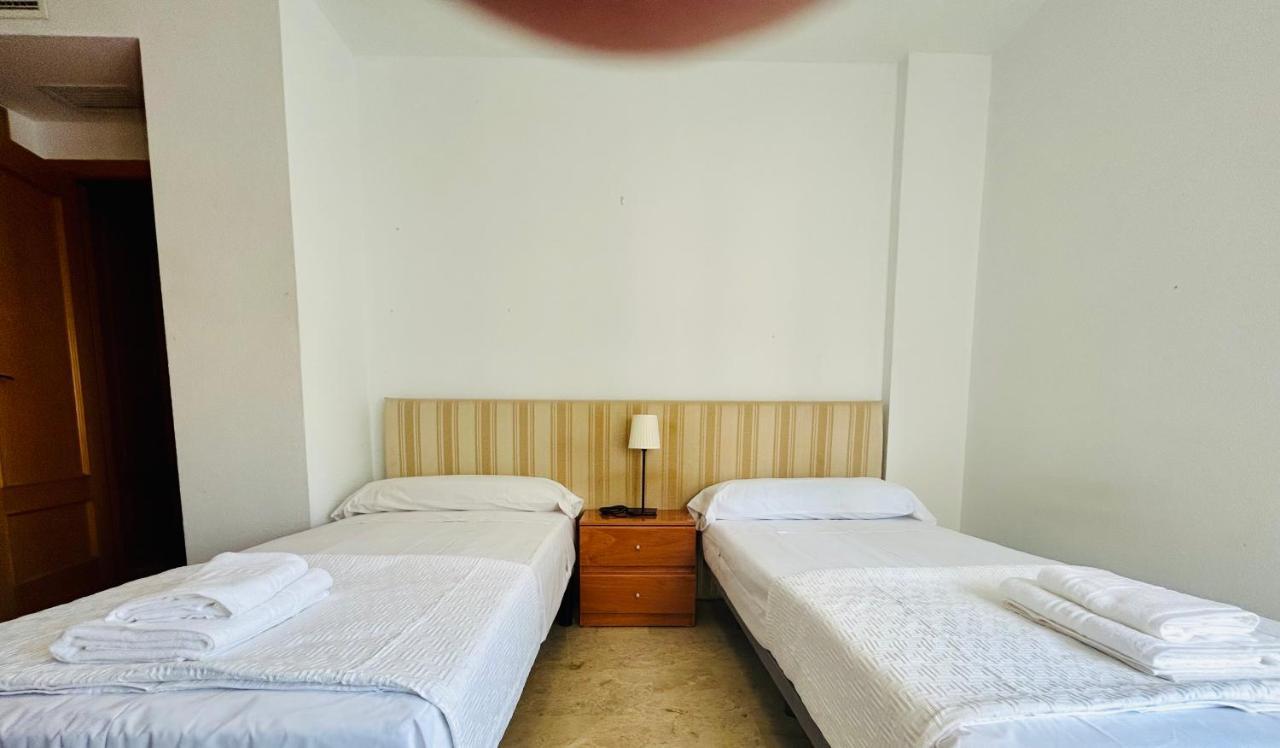 Guest House Teatinos マラガ エクステリア 写真